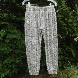 Monrow Lightweight French Terry Joggers with Side Pockets NWT